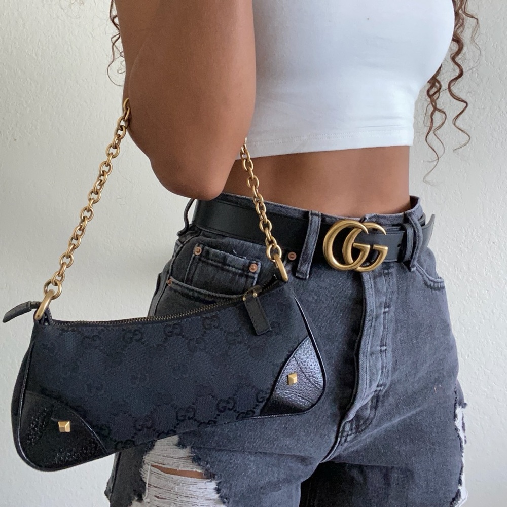 ❌SOLD❌ Authentic Gucci Nailhead Pochette - Picture 3 of 7